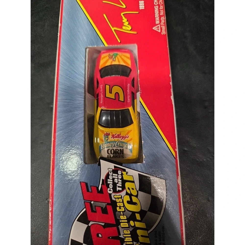 Kellogg's Racing Terry Labonte #5 Honey Crunch Corn Flakes 1:64 Die-Cast Car‎
